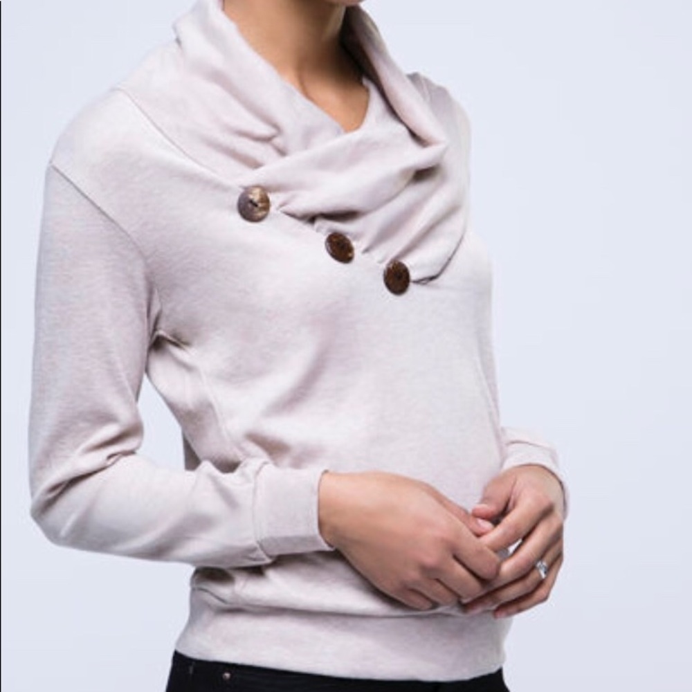 Button cow neck